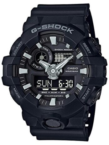 カシオG-Shockアナログ／デジタルオールブラックメンズ腕時計 200メートル防水 日付と曜日表示 GA-700-1B